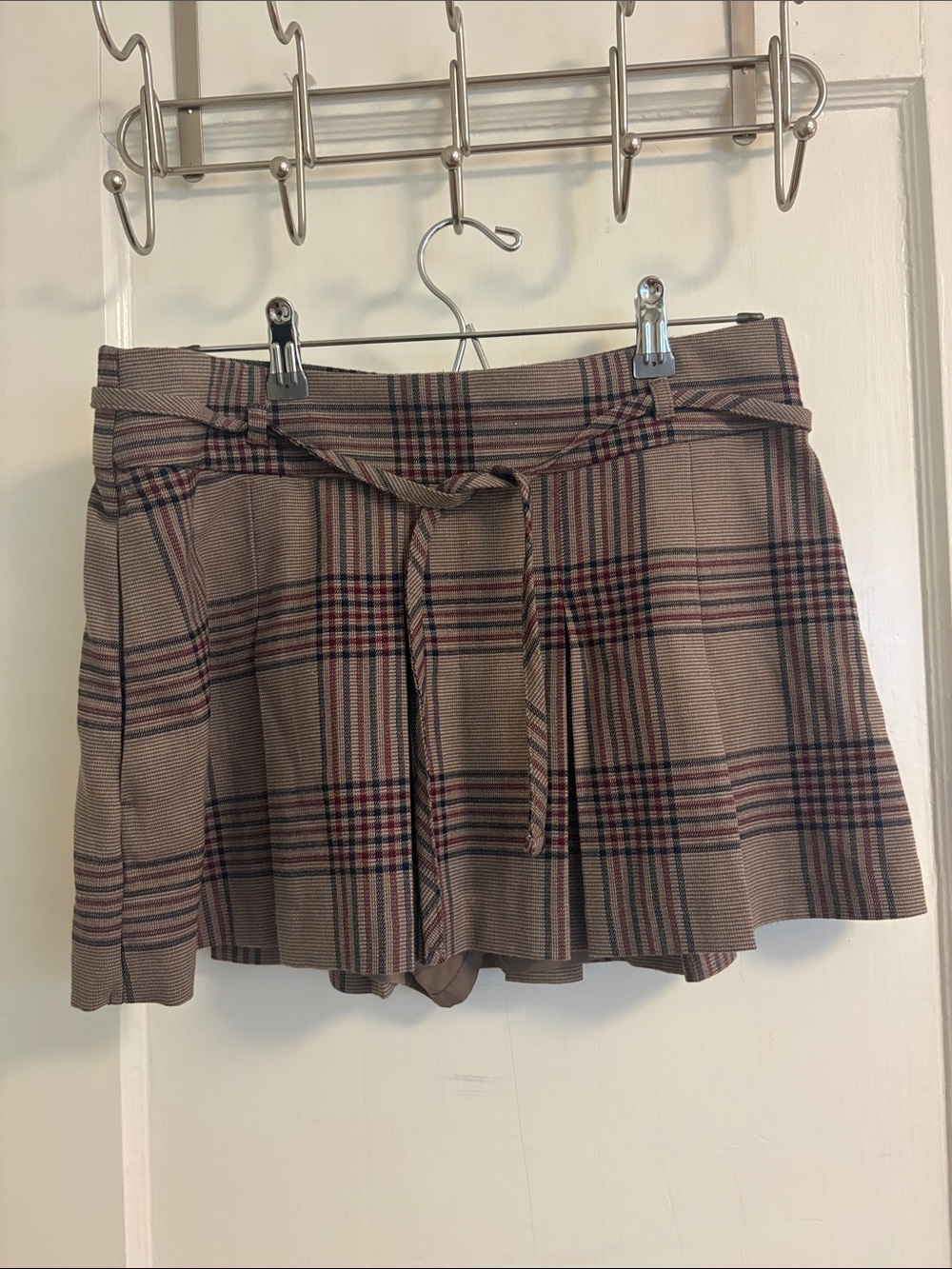 NWOT Hollister skort